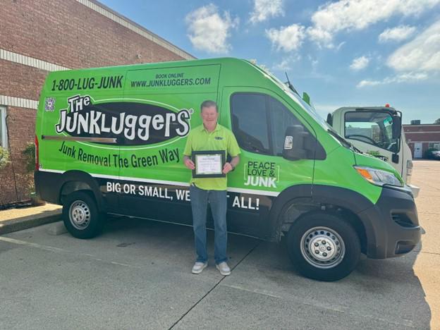 Celebrating Environmental Stewardship: The Junkluggers of Southside Hampton Roads Receives Pearl Business Recognition