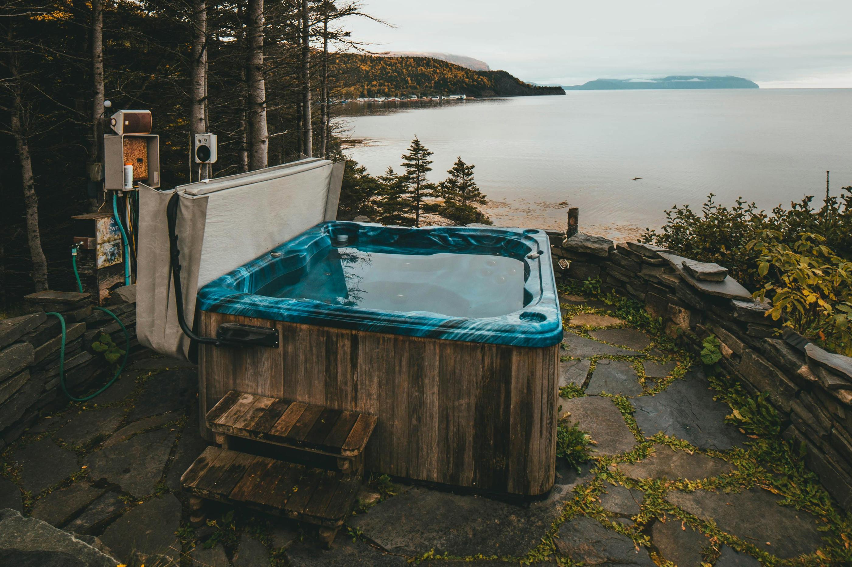 Need Jacuzzi Removal? Here's How to Free Up Your Backyard Space