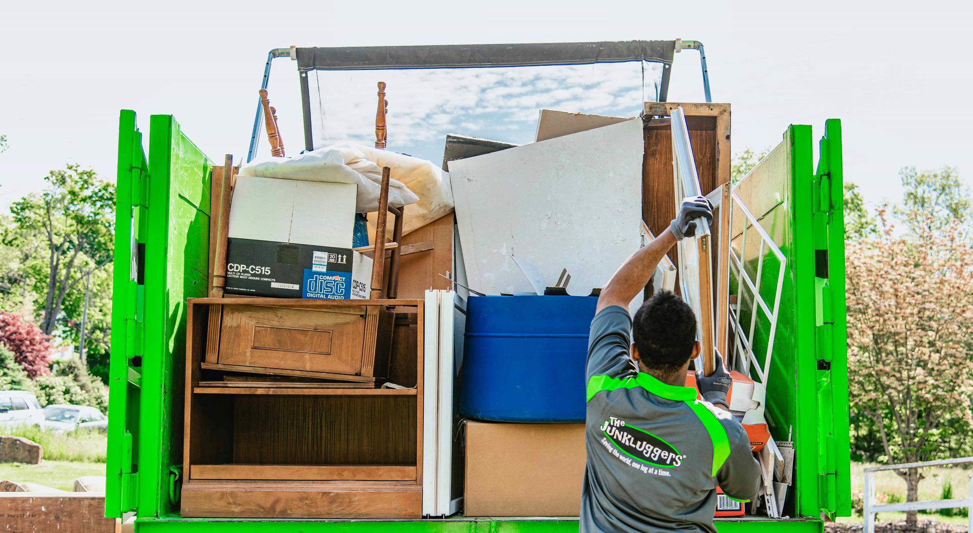 How Same-Day Junk Removal Services Work: A Simple and Clear Guide https://www.junkluggers.com/img/upload/junk-lugging-40_edit2-1_1.jpg?utm_source=chatgpt.com