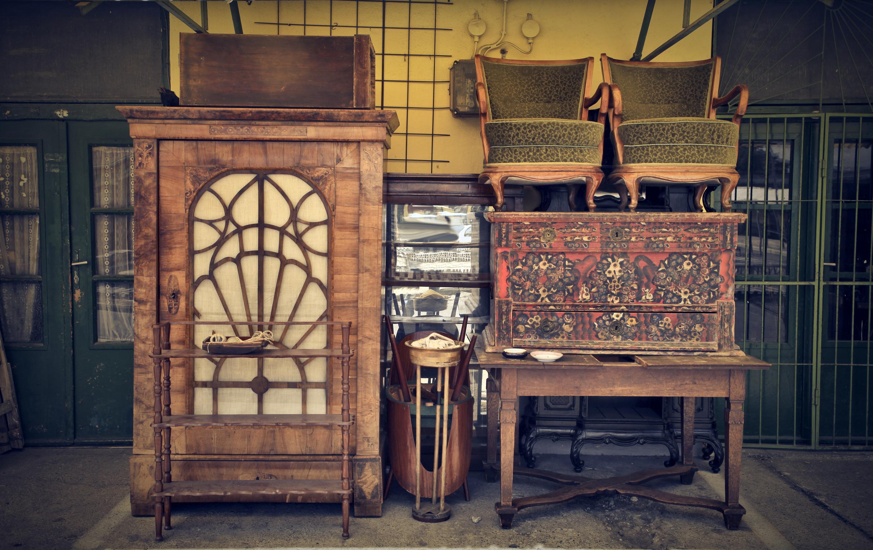 Residential Junk Removal: The Easiest Way to Clear Clutter From Your Home