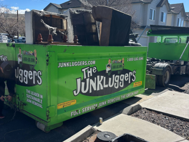 Junk Removal vs. Dumpster Rentals in the Bronx: Which Option is Right for You?
