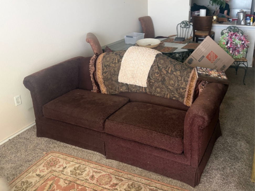 What's the Best Way to Get Rid of Old Furniture in Brentwood, TN?